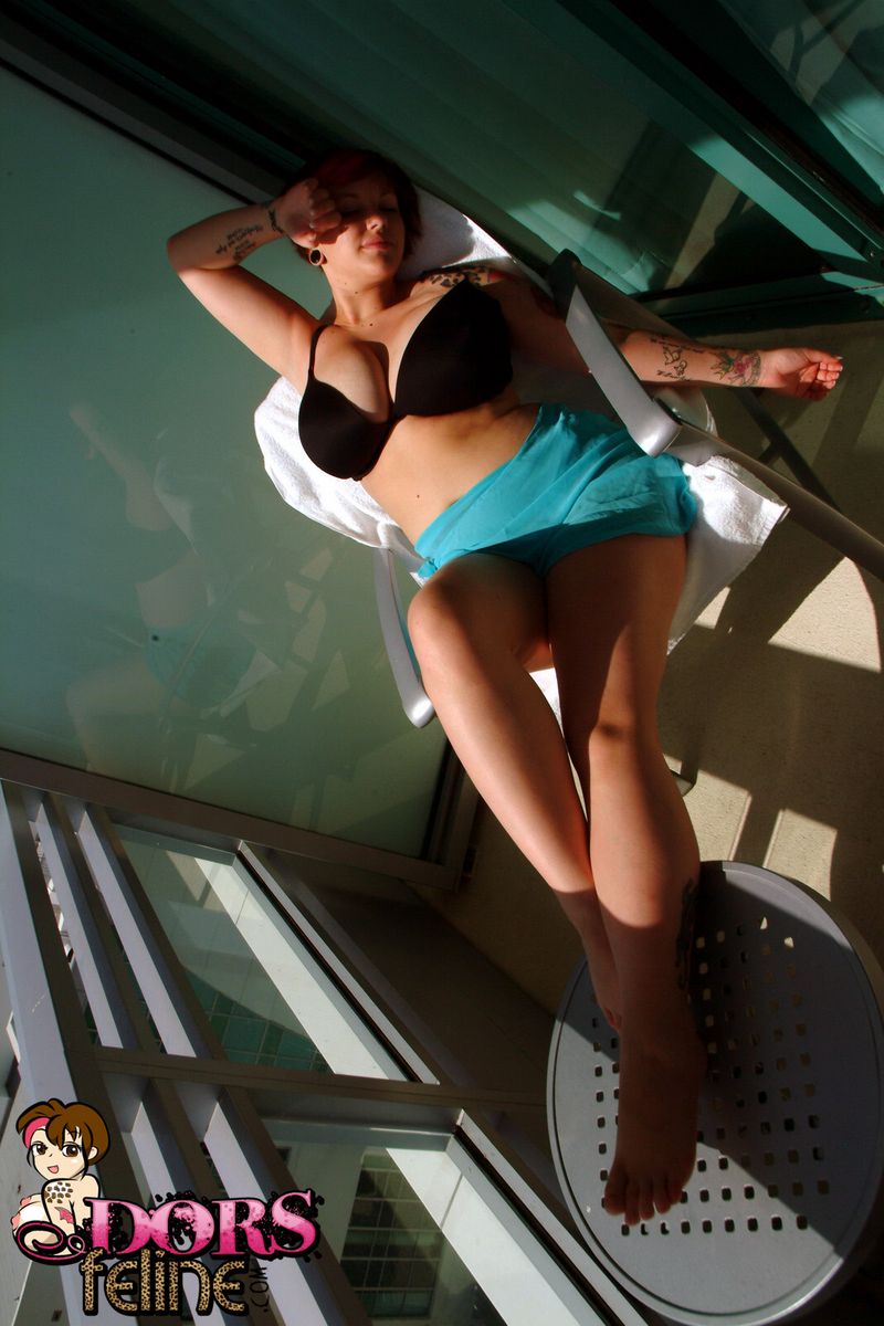 Naked Dors Feline, Free Nude Picure of Dors Feline