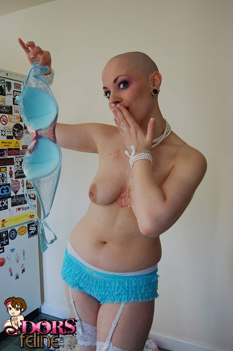 Naked Dors Feline, Free Nude Picure of Dors Feline