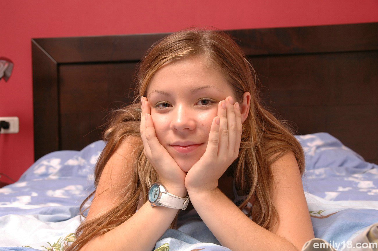 Naked Emily 18, Free Nude Picure of Emily 18