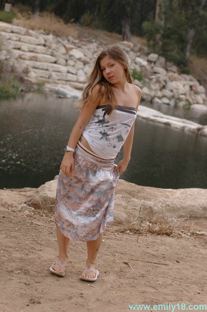 Naked Emily 18, Free Nude Picure of Emily 18