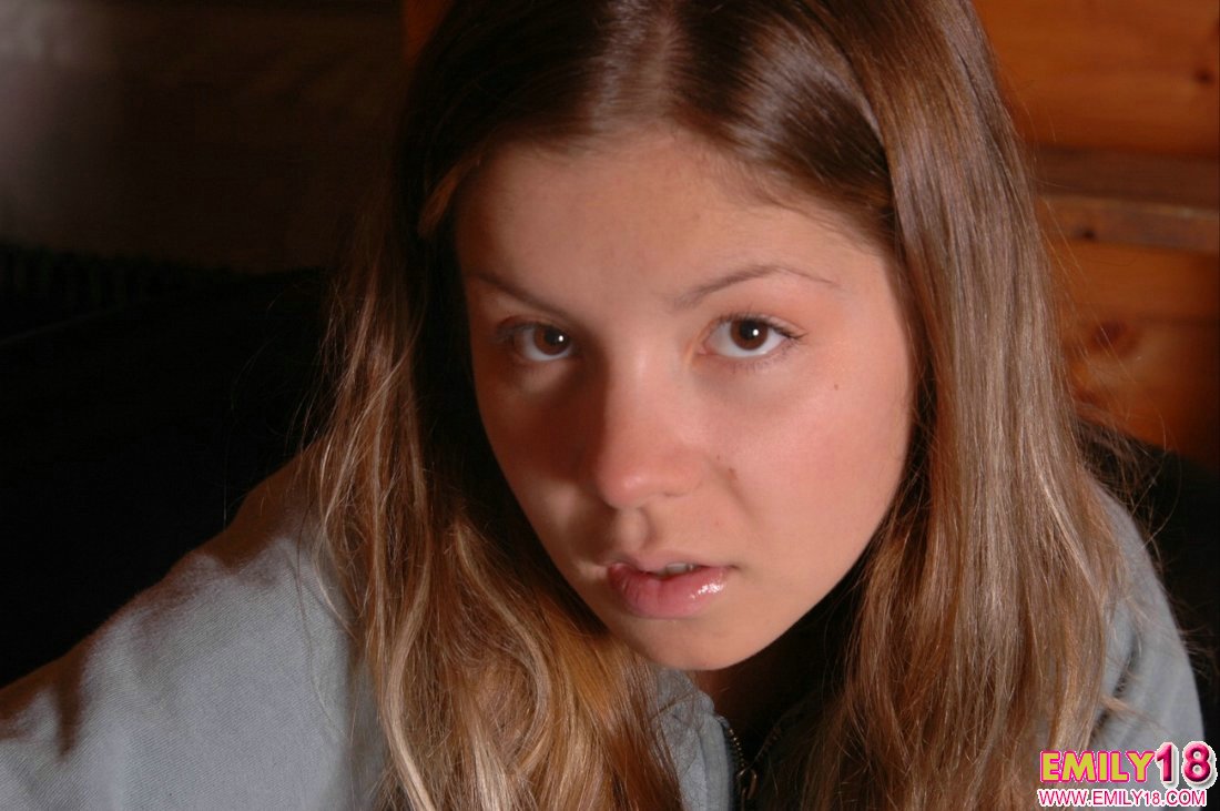 Naked Emily 18, Free Nude Picure of Emily 18