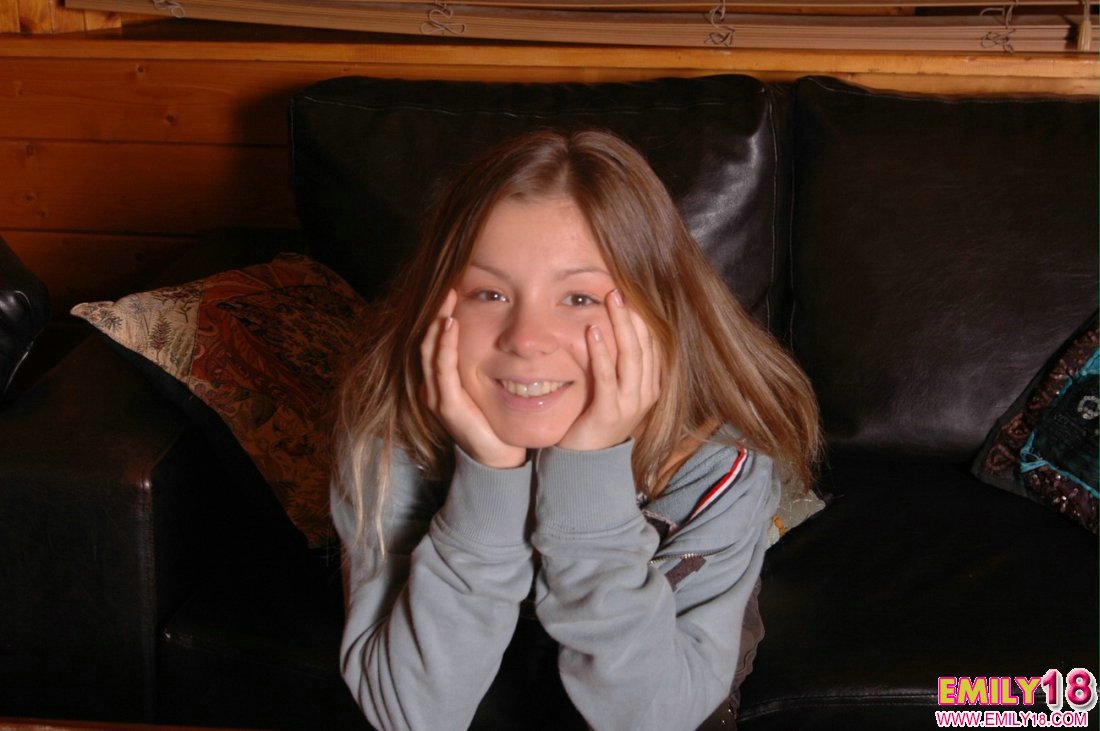 Naked Emily 18, Free Nude Picure of Emily 18