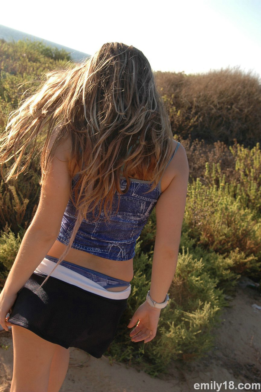Naked Emily 18, Free Nude Picure of Emily 18