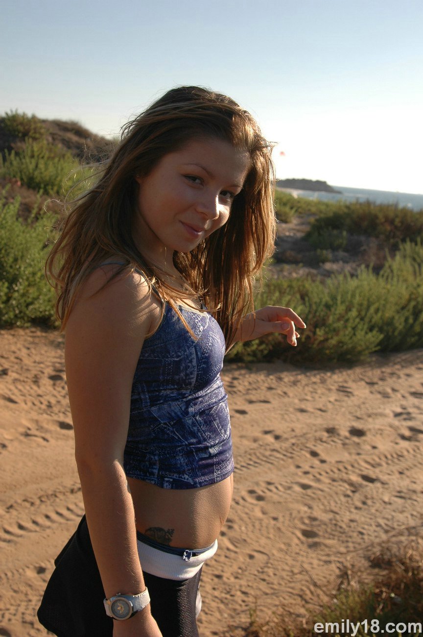 Naked Emily 18, Free Nude Picure of Emily 18