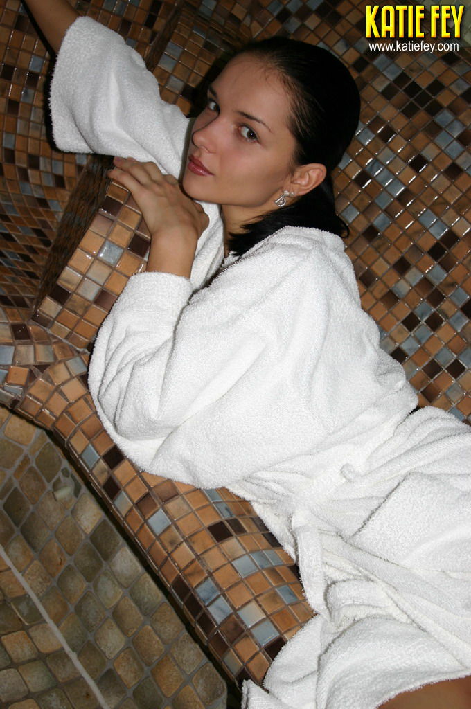 Naked Katie Fey, Free Nude Picure of Katie Fey