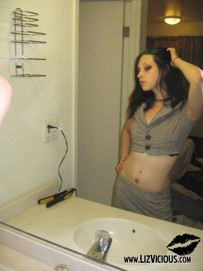Naked Liz Vicious, Free Nude Picure of Liz Vicious