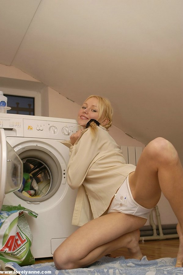 Naked Lovely Anne, Free Nude Picure of Lovely Anne