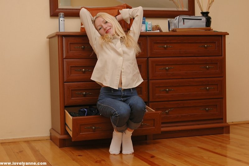 Naked Lovely Anne, Free Nude Picure of Lovely Anne