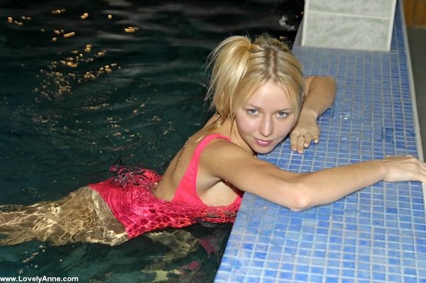 Naked Lovely Anne, Free Nude Picure of Lovely Anne