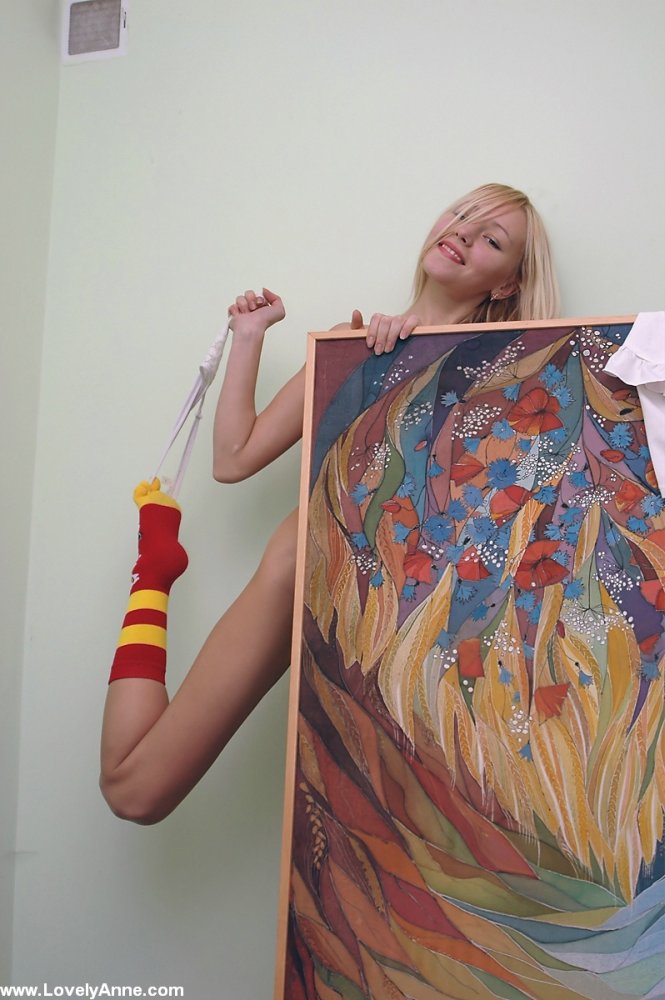 Naked Lovely Anne, Free Nude Picure of Lovely Anne