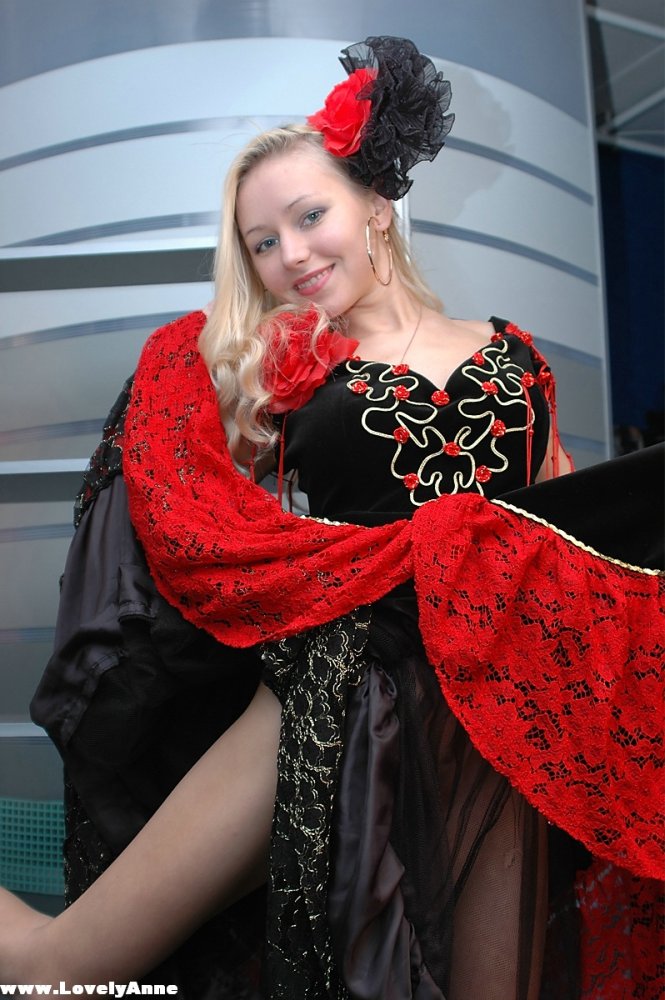 Naked Lovely Anne, Free Nude Picure of Lovely Anne