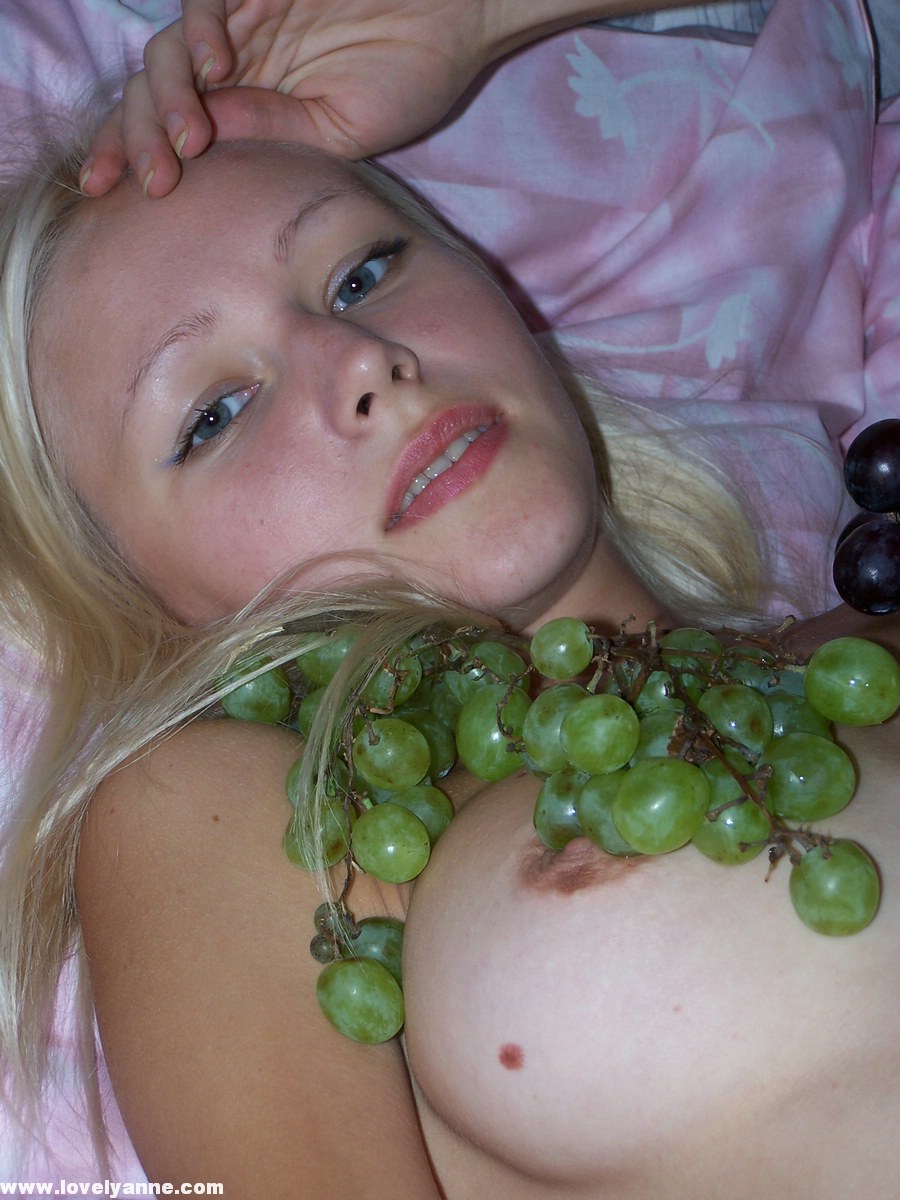 Naked Lovely Anne, Free Nude Picure of Lovely Anne