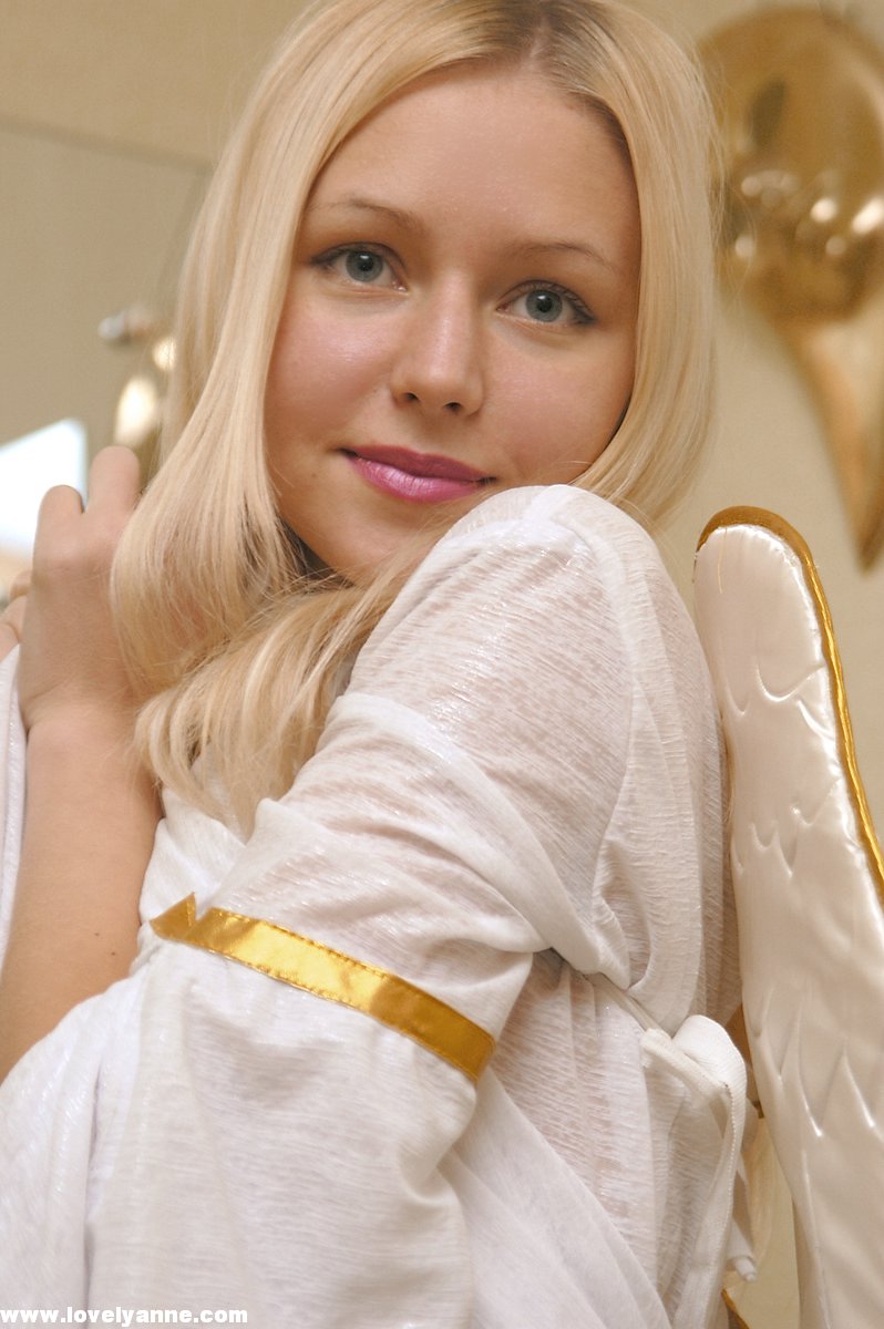 Naked Lovely Anne, Free Nude Picure of Lovely Anne