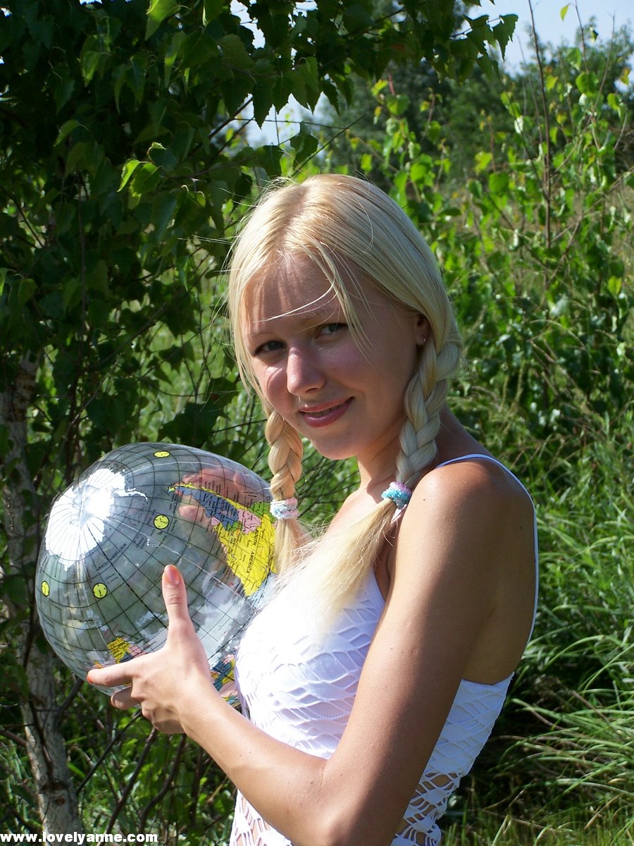 Naked Lovely Anne, Free Nude Picure of Lovely Anne