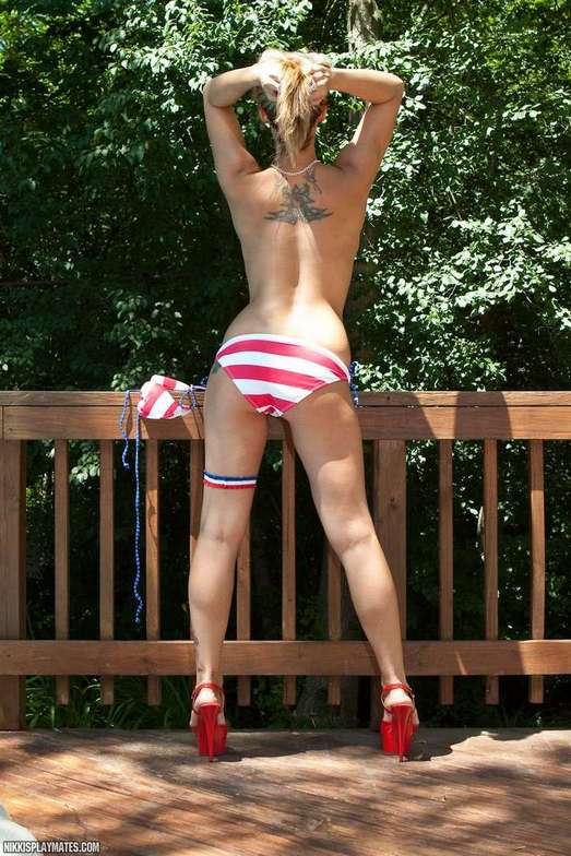 Naked Nikki's Playmates, Free Nude Picure of Nikki's Playmates