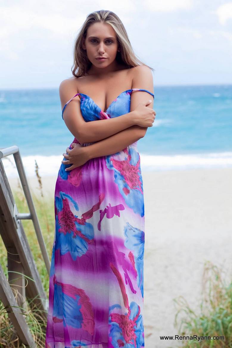 Naked Renna Ryann, Free Nude Picure of Renna Ryann